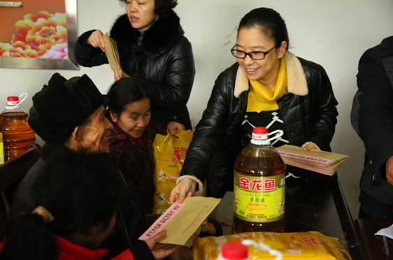 �К�(li��n)����ͷ����_չ����ů�f���С�ο�����