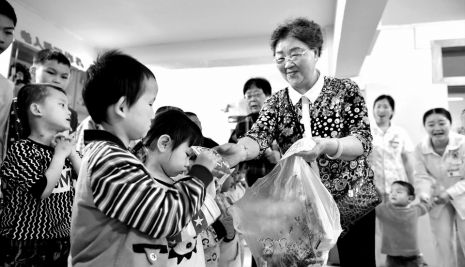 �������������ͯ��ǰ�^����һ��