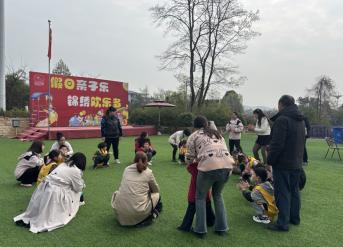 협c�^(q��)��(li��n)�y���ϳ䃞(y��u)�ǃ�ͯ���L(zh��ng)����(f��)����ȫ�w�����_(k��i)չ�������}��(sh��)�`���(d��ng)