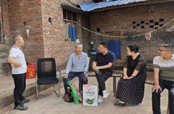 �Iɽ�h��(li��n)�_չ��һ����������ͥο�����